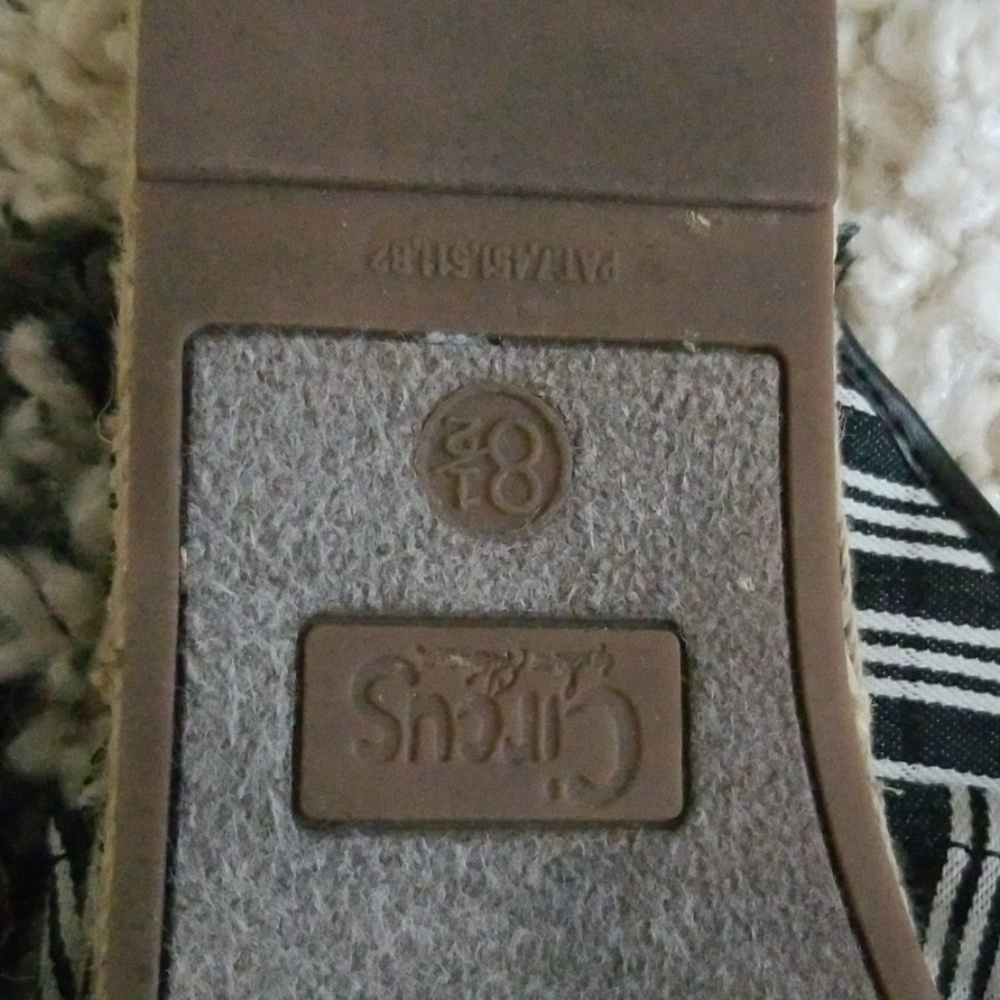 Mules - Picture 2 of 2